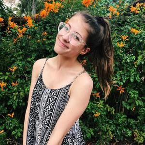 Meet your Posher, Alaina